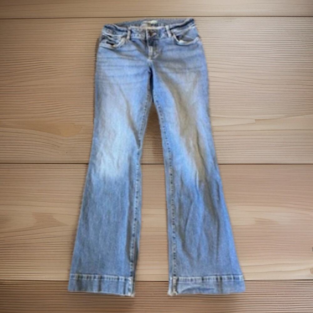Vintage Y2K Wrangler Flare Jeans Women Sz 30x34 Light Wash Distressed Thrash Hem - Picture 1 of 12